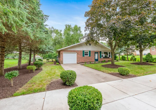 2nd image of 705 2nd Ave Nw, De Motte, IN 46310 | MLS# 843340