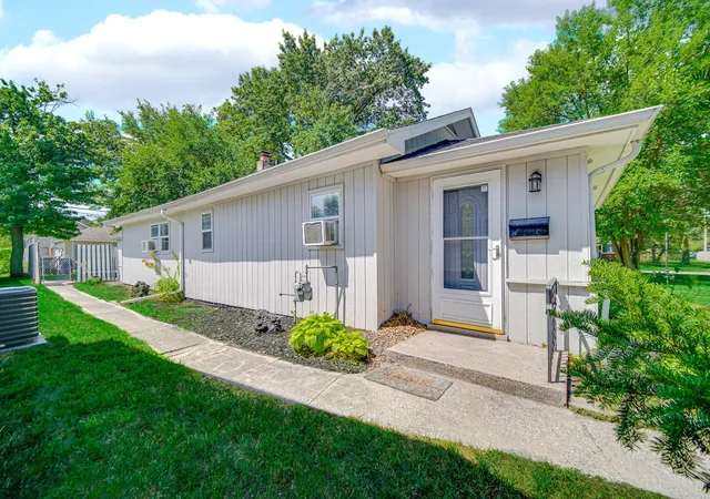 2nd image of 1510 174th Pl, Hammond, IN 46324 | MLS# 843363