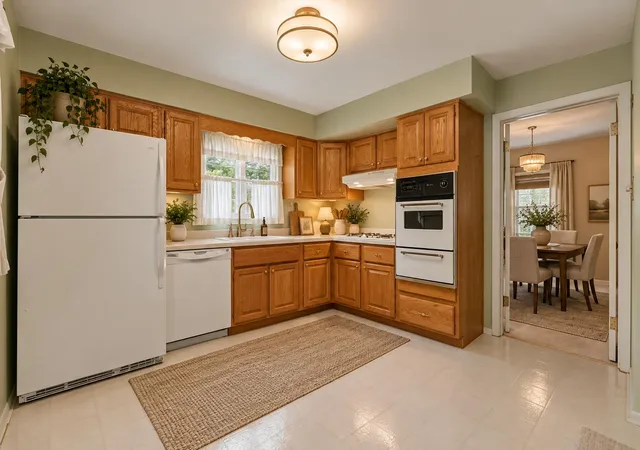 Photo 3 of Single family home for sale at 203 E Greenwood Ave, Crown Point, IN 46307 | MLS# 843762 | Listing updated on 2026-10-08