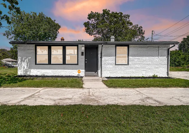 1st image of 2101 Chase St, Gary, IN 46404 | MLS# 843335