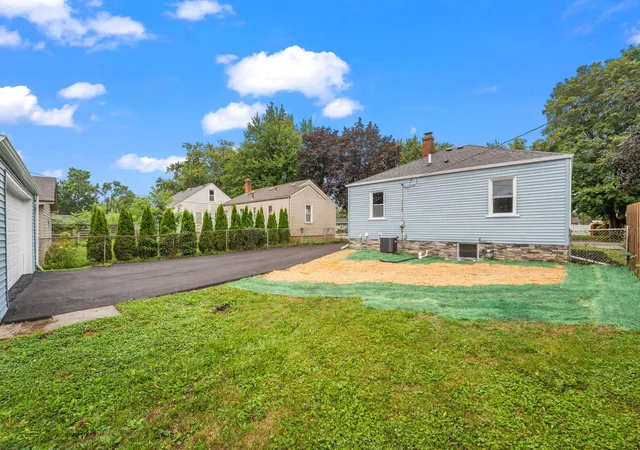 24th image of 435 N Liberty St, Hobart, IN 46342 | MLS# 843322