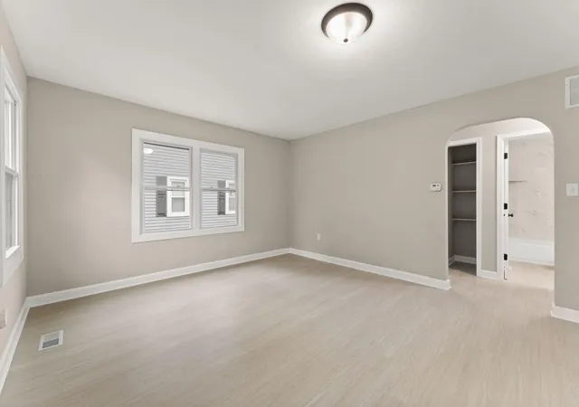 4th image of 435 N Liberty St, Hobart, IN 46342 | MLS# 843322