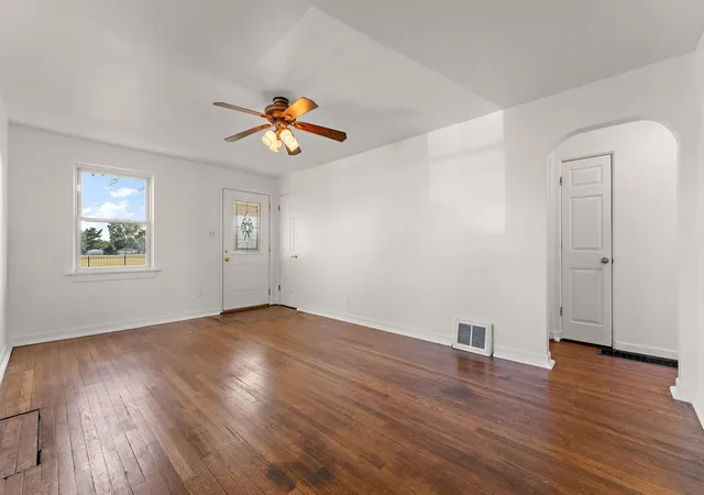 Photo 3 of Single family home for sale at 1000 W Home Ave, Hobart, IN 46342 | MLS# 843711 | Listing updated on 2026-09-24