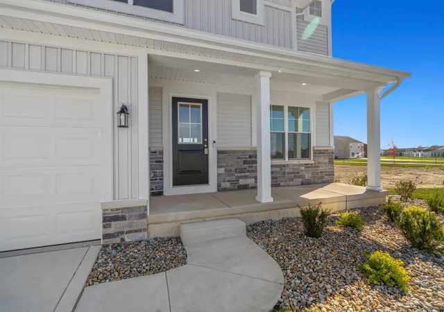 Photo 3 of Single family home for sale at 2565 Iowa St, Crown Point, IN 46307 | MLS# 843325 | Listing updated on 2026-10-16