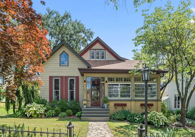1st image of 406 Lafayette St, Valparaiso, IN 46383 | MLS# 843418