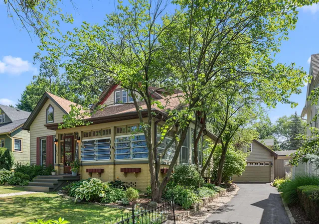 2nd image of 406 Lafayette St, Valparaiso, IN 46383 | MLS# 843418