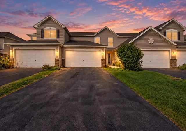 Townhouse for sale at 11144 Tennessee St, Crown Point, IN 46307 | MLS# 846490
