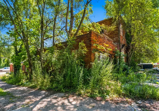 Photo 3 of Single family home for sale at 400 E 41st Avenue, Gary, IN 46409 | MLS# 843338 | Listing updated on 2026-08-03