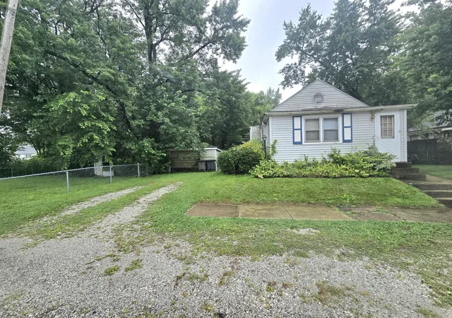 2nd image of 255 E 8th St, Hobart, IN 46342 | MLS# 843341