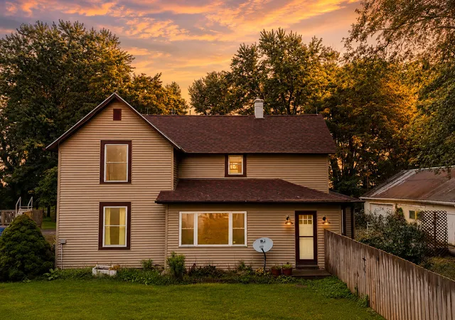 1st image of 403 E 300 S, Valparaiso, IN 46383 | MLS# 843345