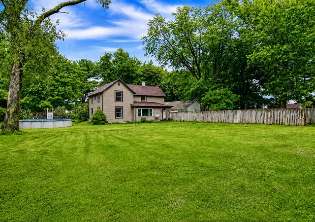 2nd image of 403 E 300 S, Valparaiso, IN 46383 | MLS# 843345