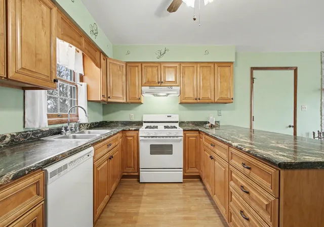 Photo 3 of Single family home for sale at 3863 Kingsway Dr, Crown Point, IN 46307 | MLS# 843362 | Listing updated on 2026-08-04