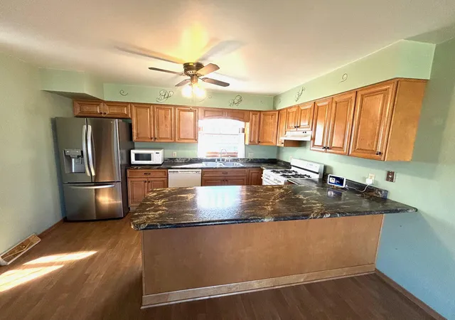 Photo 3 of Single family home for sale at 3863 Kingsway Dr, Crown Point, IN 46307 | MLS# 843362 | Listing updated on 2026-08-04