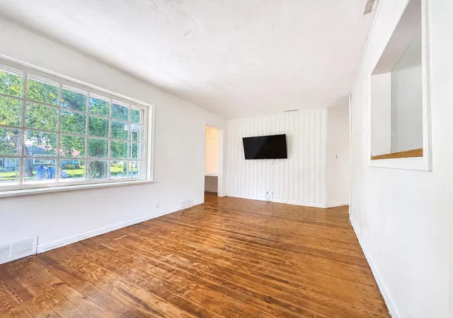 4th image of 402 W College Ave, Morocco, IN 47963 | MLS# 843409