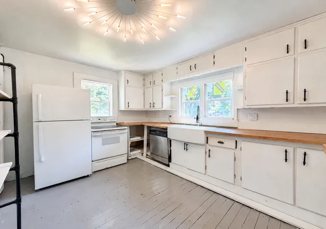 5th image of 402 W College Ave, Morocco, IN 47963 | MLS# 843409