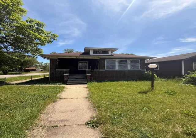 2nd image of 801 Tennessee St, Gary, IN 46402 | MLS# 843371