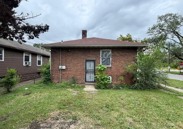 Photo 2 of Single family home for sale at 801 Tennessee St, Gary, IN 46402 | MLS# 843371 | Listing updated on 2026-09-28