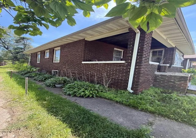 3rd image of 801 Tennessee St, Gary, IN 46402 | MLS# 843371