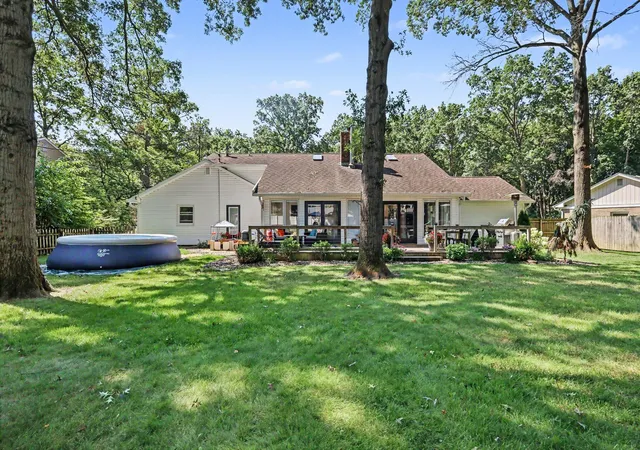 3rd image of 203 Oxbow Ct, Valparaiso, IN 46383 | MLS# 843390