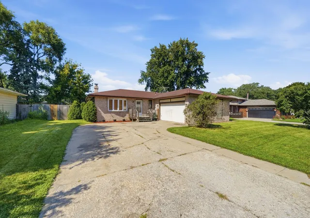 2nd image of 5272 Evergreen Ave, Portage, IN 46368 | MLS# 843404