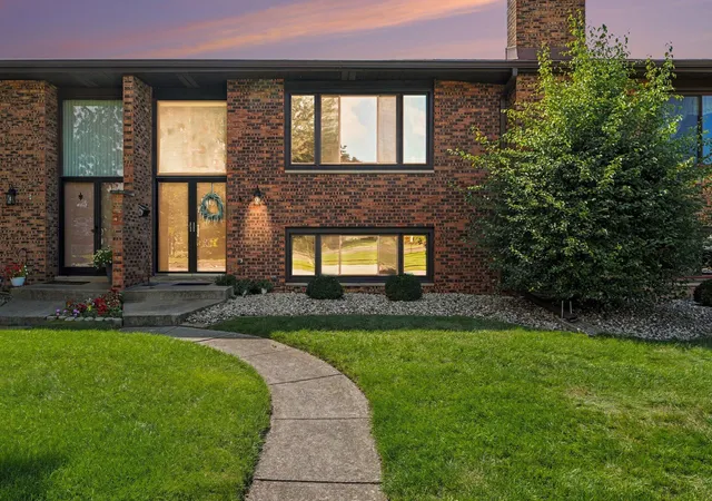 2nd image of 457 Fisher St #B, Munster, IN 46321 | MLS# 843414