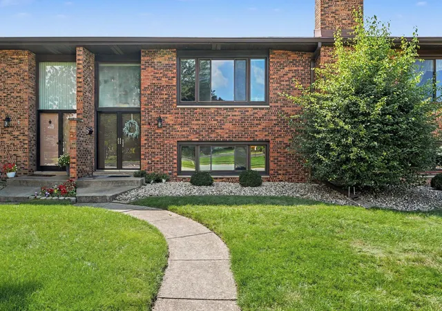 3rd image of 457 Fisher St #B, Munster, IN 46321 | MLS# 843414