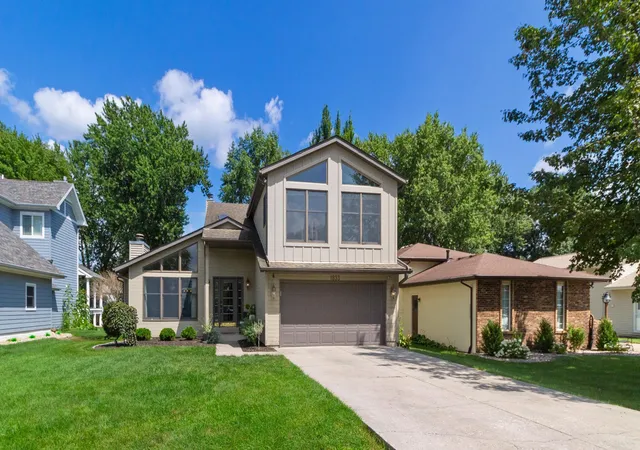 3rd image of 1833 Sandy Beach Dr, Crown Point, IN 46307 | MLS# 843400
