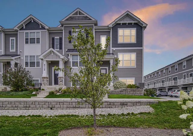 2nd image of 8710 Larkspur Ln, Saint John, IN 46373 | MLS# 843385