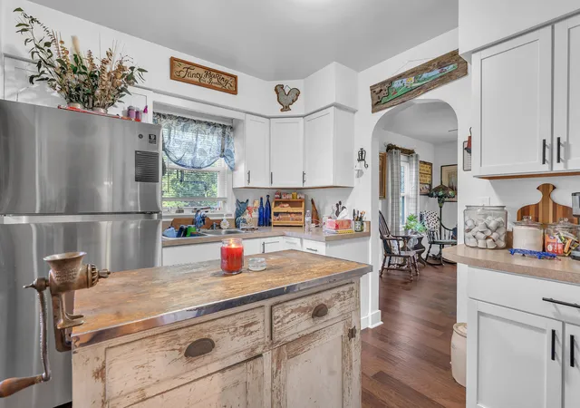 5th image of 422 Rockwood St, La Porte, IN 46350 | MLS# 843387