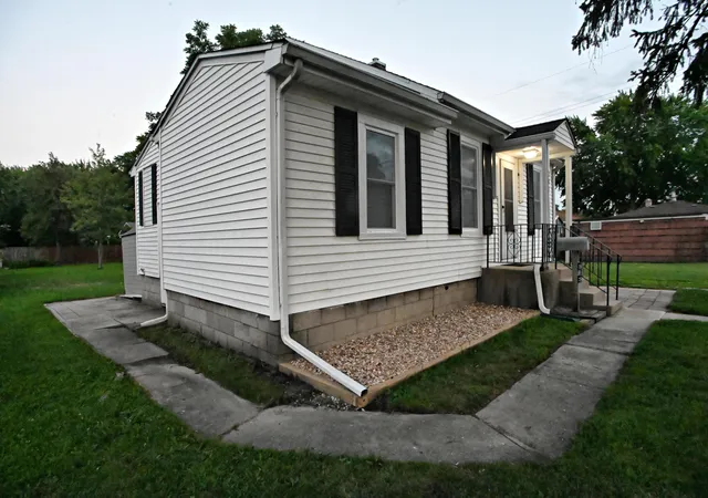 17th image of 207 N Ash St, Hobart, IN 46342 | MLS# 843392