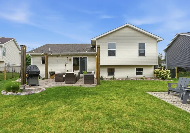 4th image of 12329 Tippecanoe Pl, Crown Point, IN 46307 | MLS# 843416