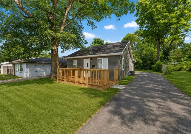 1st image of 19 E 36th Pl, Hobart, IN 46342 | MLS# 843424