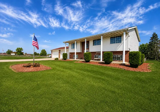 Photo 3 of Single family home for sale at 503 W 602 South, Hebron, IN 46341 | MLS# 843454 | Listing updated on 2026-08-08