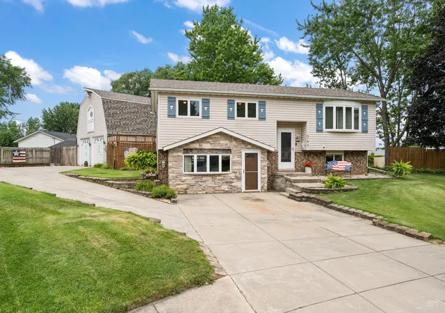 25th image of 741 Hiawatha, Lowell, IN 46356 | MLS# 843448