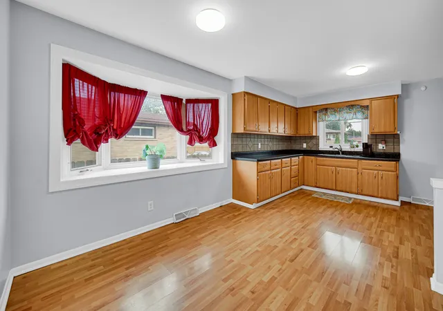 Photo 4 of Sale Pending at 6831 New Jersey Ave, Hammond, IN 46323 | MLS# 843494 | Listing updated on 2026-09-12