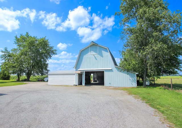 Photo 3 of Sale Pending at 3530 W 900 North, Wheatfield, IN 46392 | MLS# 843528 | Listing updated on 2026-09-13