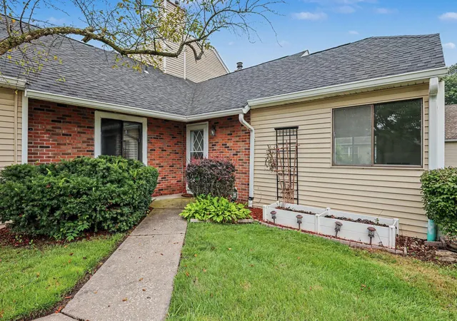 Photo 1 of Sale Pending at 1100 Saratoga Ln, Chesterton, IN 46304 | MLS# 843607 | Listing updated on 2026-09-12
