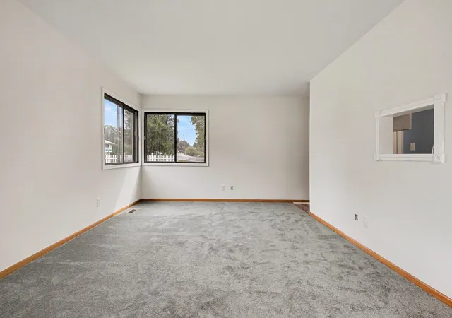 Photo 4 of Sale Pending at 1100 Saratoga Ln, Chesterton, IN 46304 | MLS# 843607 | Listing updated on 2026-09-12