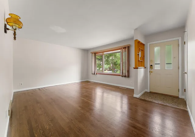 Photo 1 of Single family home for sale at 6826 Kentucky Ave, Hammond, IN 46323 | MLS# 843628 | Listing updated on 2026-09-25