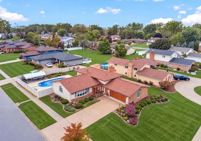 Photo 1 of Single family home for sale at 9838 Redbud Rd, Munster, IN 46321 | MLS# 843745 | Listing updated on 2026-10-05