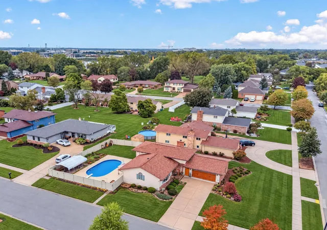 Photo 2 of Single family home for sale at 9838 Redbud Rd, Munster, IN 46321 | MLS# 843745 | Listing updated on 2026-10-05