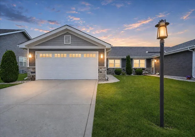 Townhouse for sale at 13844 Hatteras Ln, Cedar Lake, IN 46303 | MLS# 843674