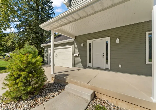 Photo 3 of Single family home for sale at 1419 2nd Street, La Porte, IN 46350 | MLS# 843722 | Listing updated on 2026-10-08
