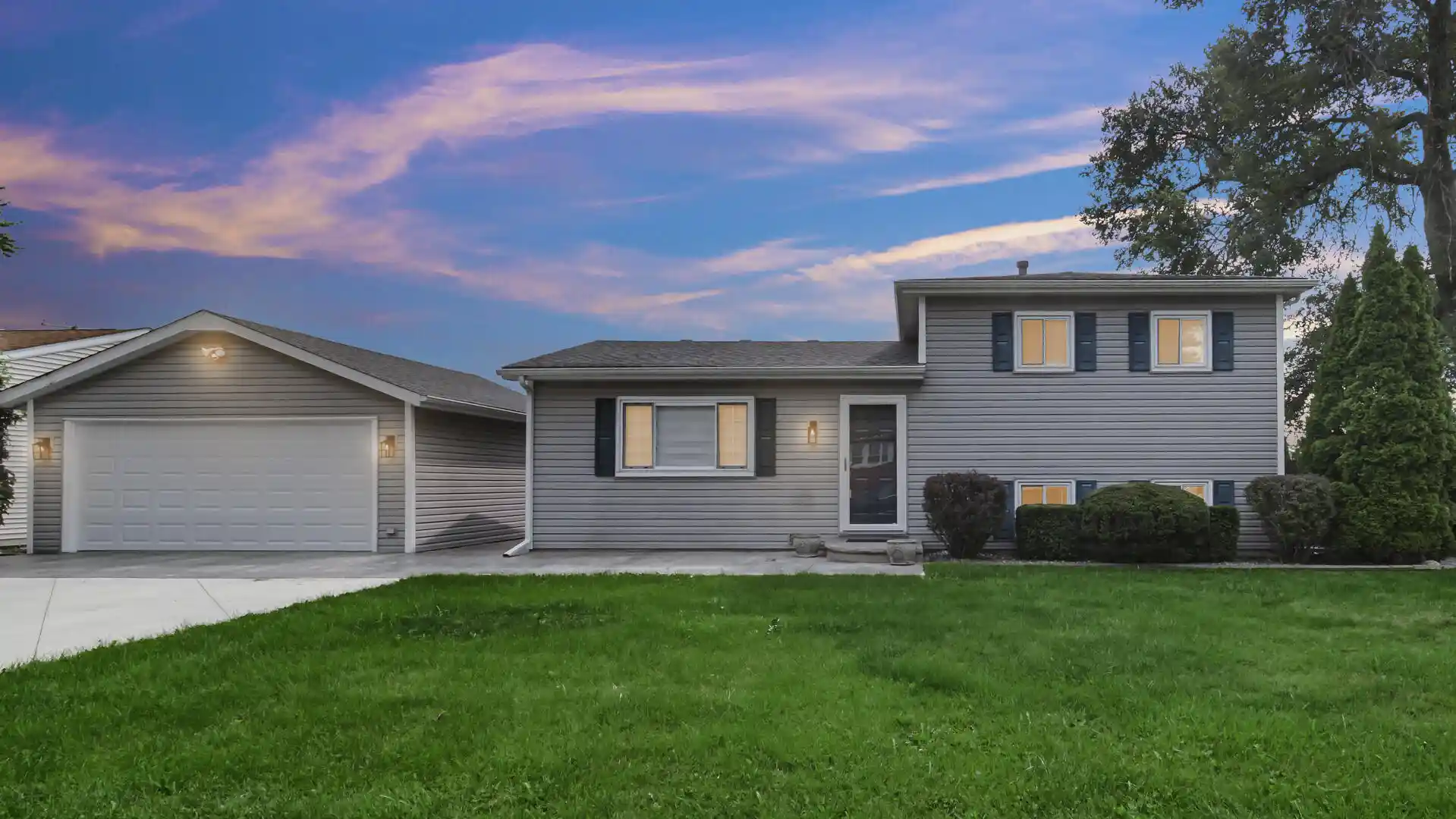 Single family home for sale at 561 Eastwood Dr, Lowell, IN 46356 | MLS# 843813