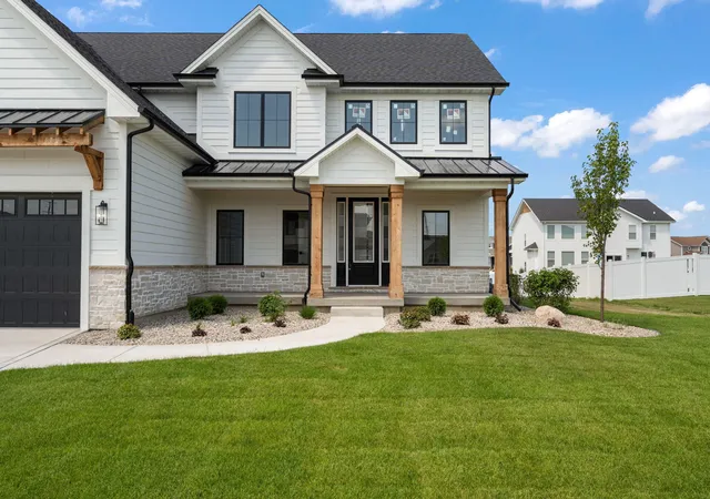 Photo 3 of Single family home for sale at 9400 Iris Dr, Saint John, IN 46373 | MLS# 846176 | Listing updated on 2026-10-01