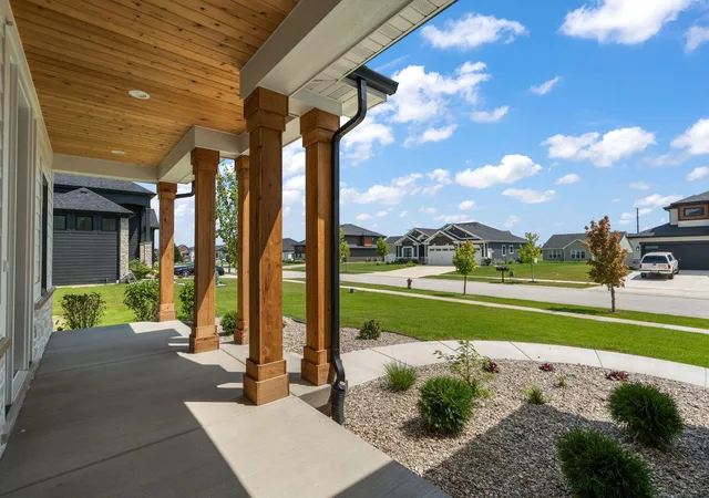 Photo 3 of Single family home for sale at 9400 Iris Dr, Saint John, IN 46373 | MLS# 846176 | Listing updated on 2026-10-01