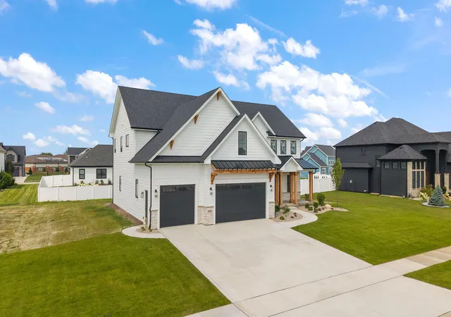 Photo 4 of Single family home for sale at 9400 Iris Dr, Saint John, IN 46373 | MLS# 846176 | Listing updated on 2026-10-01