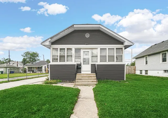 Photo 1 of Single family home for sale at 6620 Arizona Ave, Hammond, IN 46323 | MLS# 843747 | Listing updated on 2026-09-22
