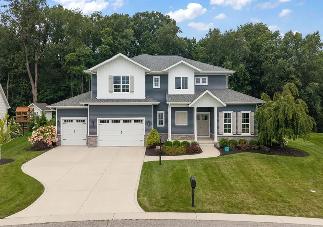 Single family home for sale at 326 W Houghton Dr, Valparaiso, IN 46385 | MLS# 843835