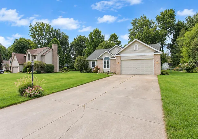 Photo 3 of Single family home for sale at 3216 W Greenbriar Ln, La Porte, IN 46350 | MLS# 844118 | Listing updated on 2026-10-08